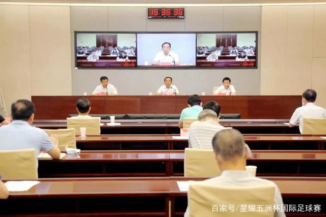 日本首相因蟑螂言论引发国际热议
